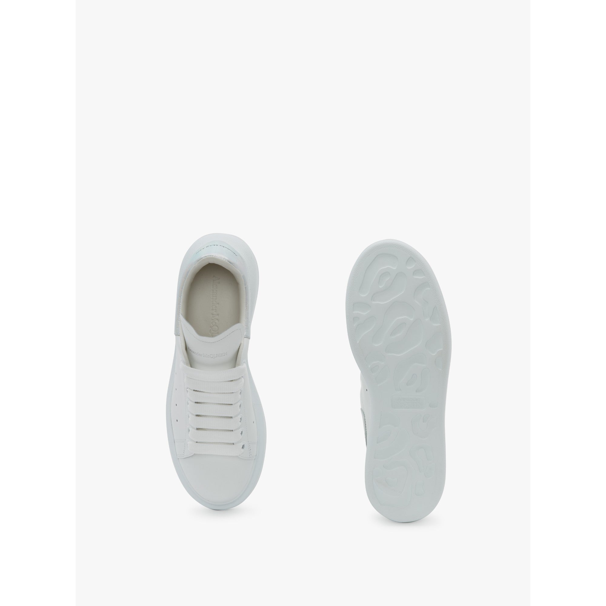 OVERSIZED TRAINER