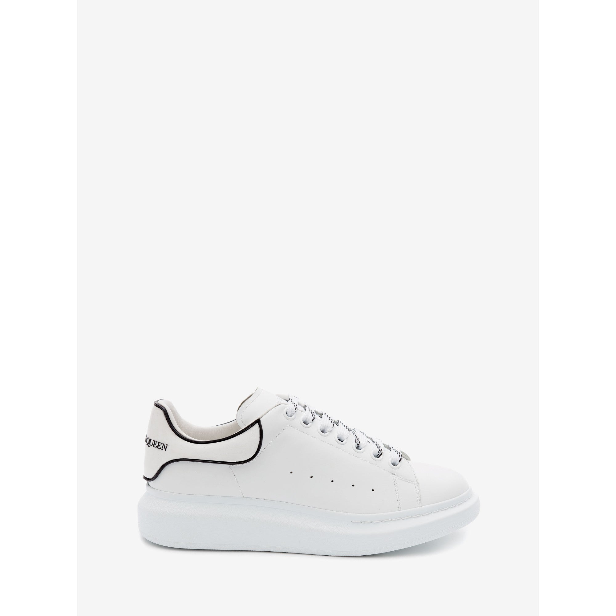 [DEFECTIVE] OVERSIZED TRAINER