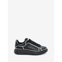 OVERSIZED TRAINER