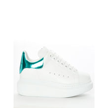 OVERSIZED TRAINER