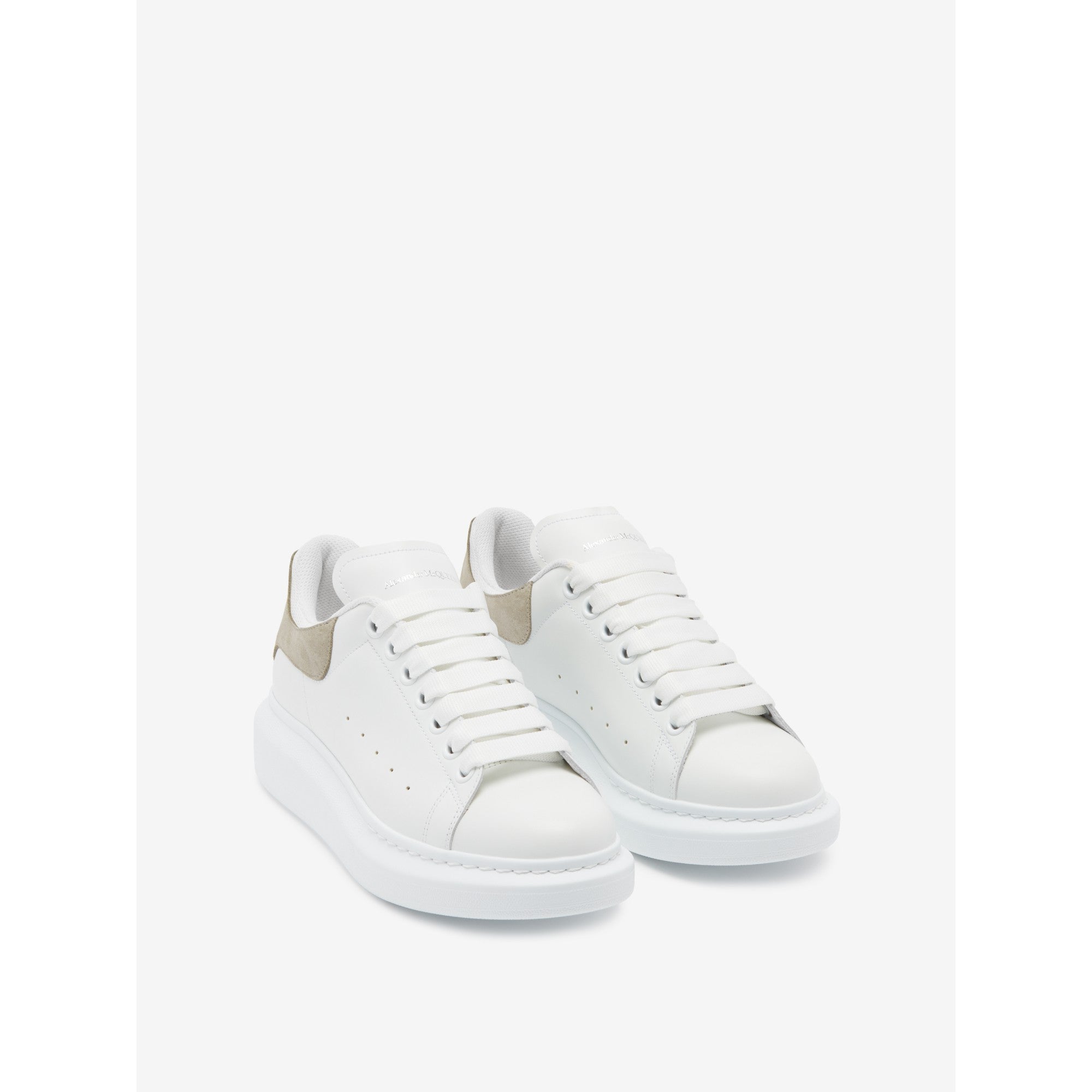 OVERSIZED TRAINER