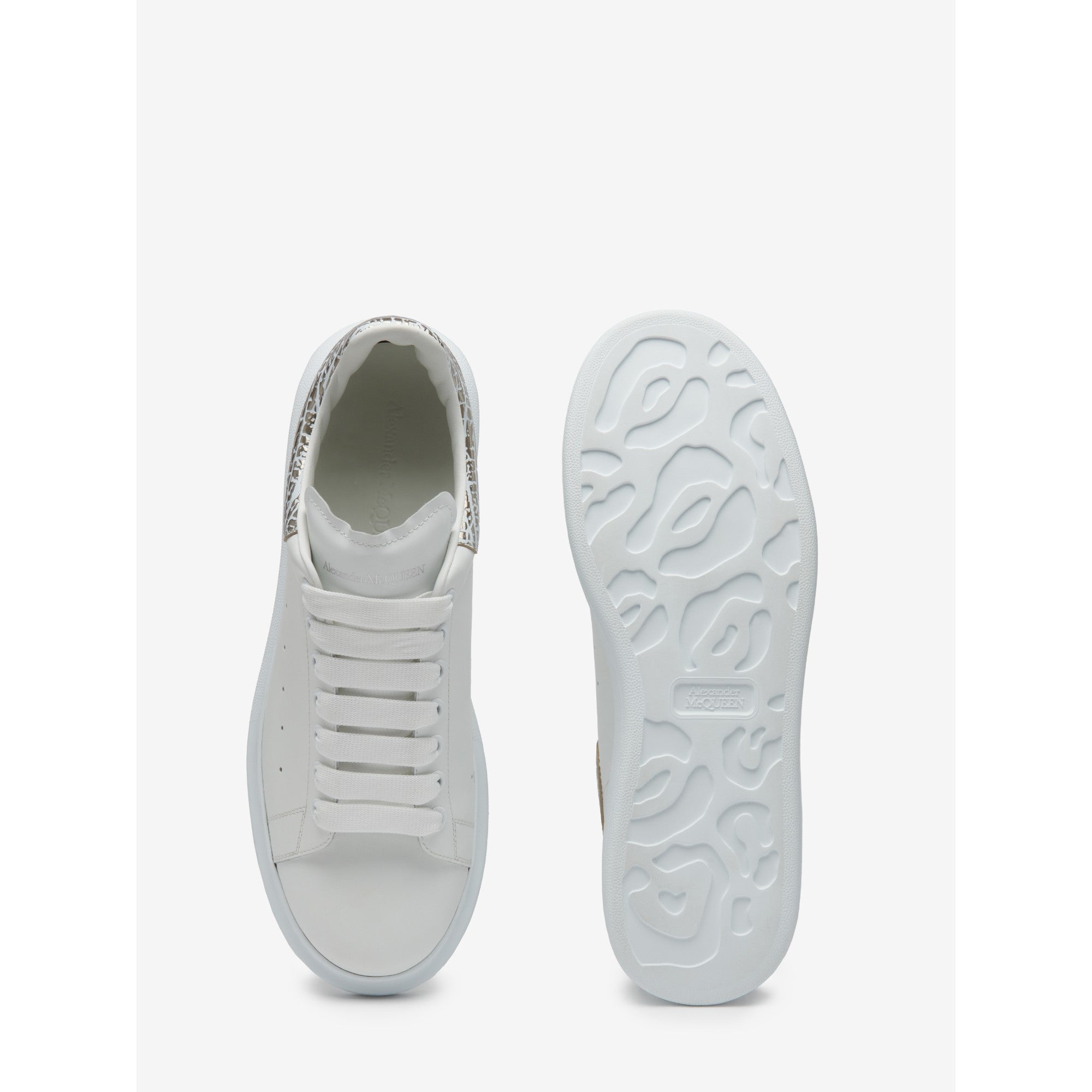 OVERSIZED TRAINER