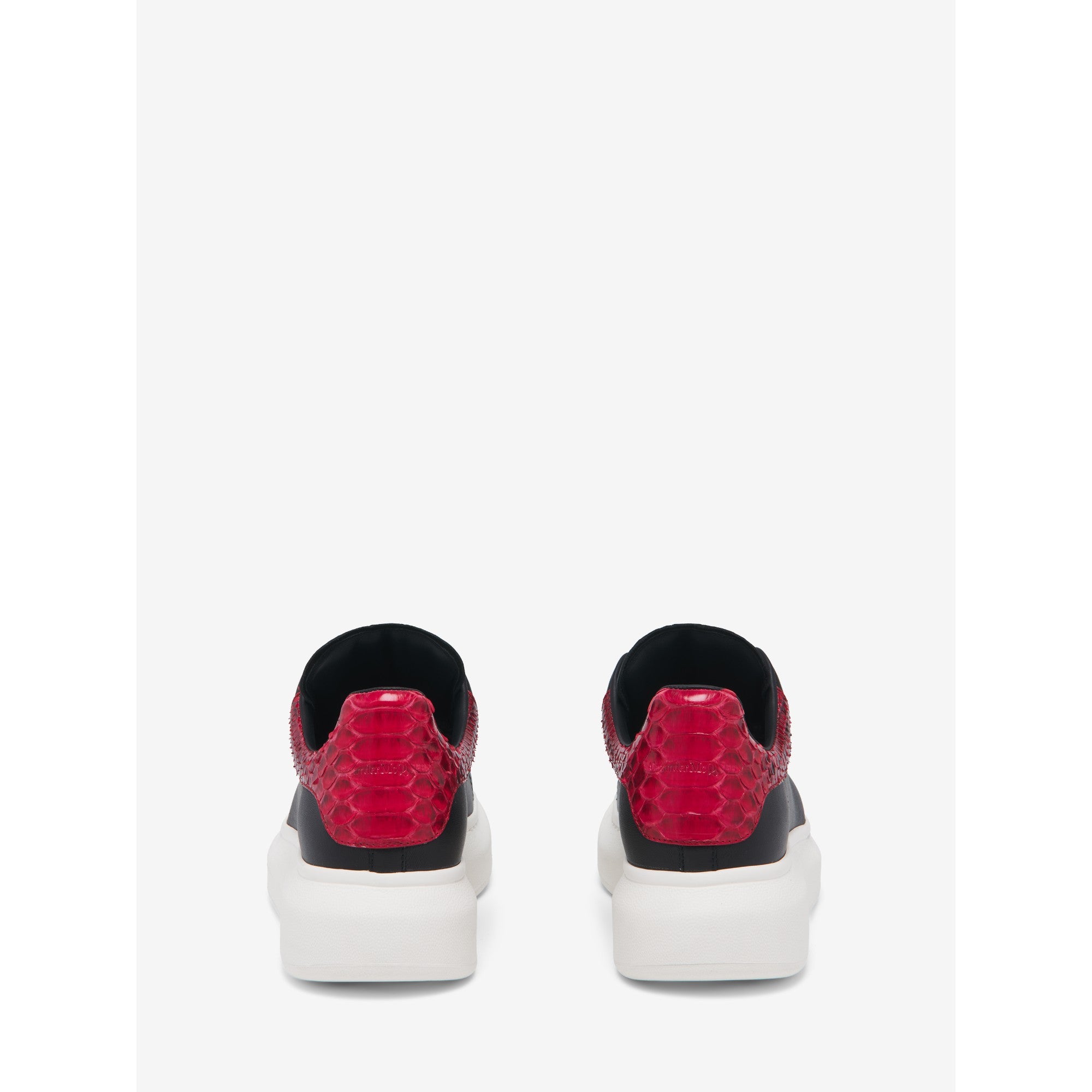 OVERSIZED TRAINER